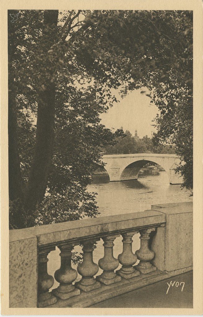 Z - YVON 232 - La Seine au Pont Royal.jpg
