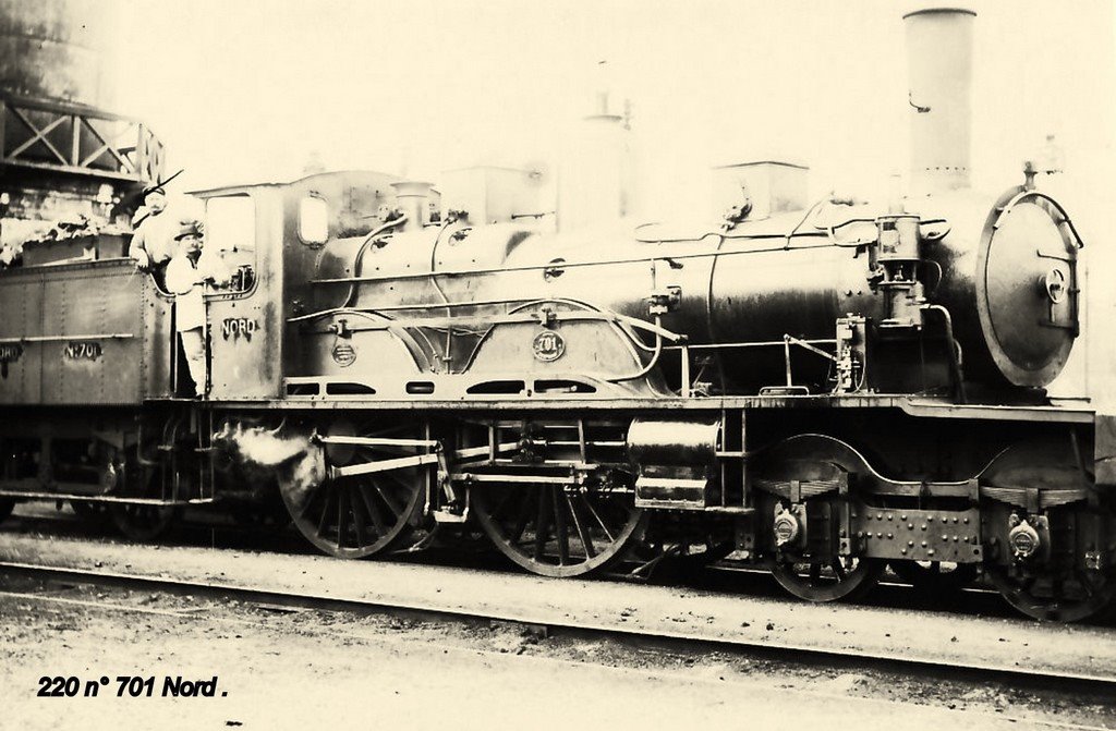 Loco 220 n° 701 N.jpg