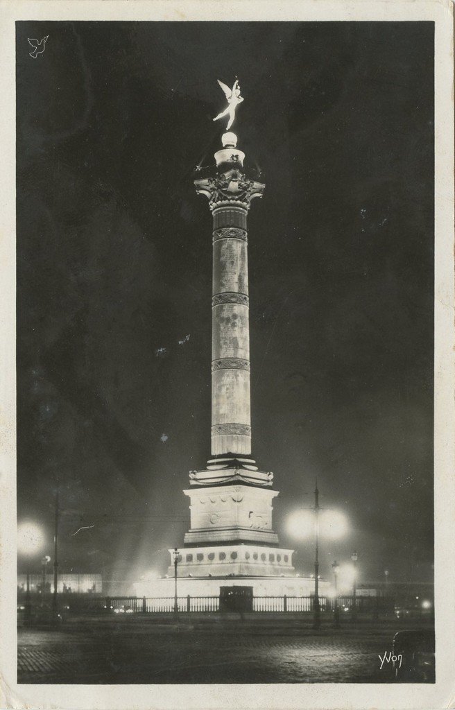 Z - YVON 128 NB - Paris - Colonne Juillet illuminée.jpg