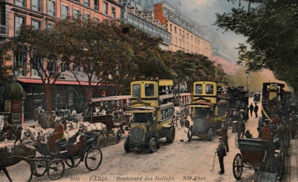 Les Autobus de Paris.jpg