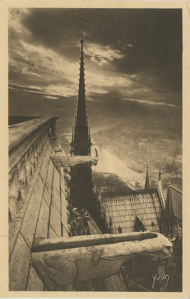 Z - YVON 121 - Paris - ND de Paris - Le Transept (côté Est) vue 2.jpg