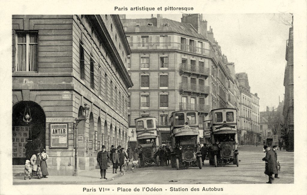 Les Autobus de Paris.jpg