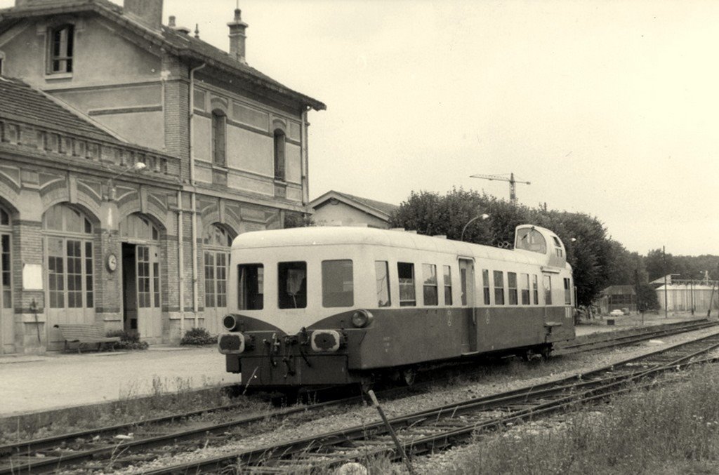 Loco SNCF Crécy en Brie (77) 1959.jpg