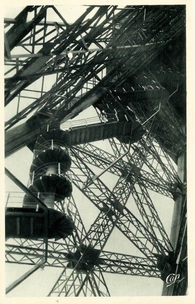 Paris (75007) - Tour Eiffel.jpg