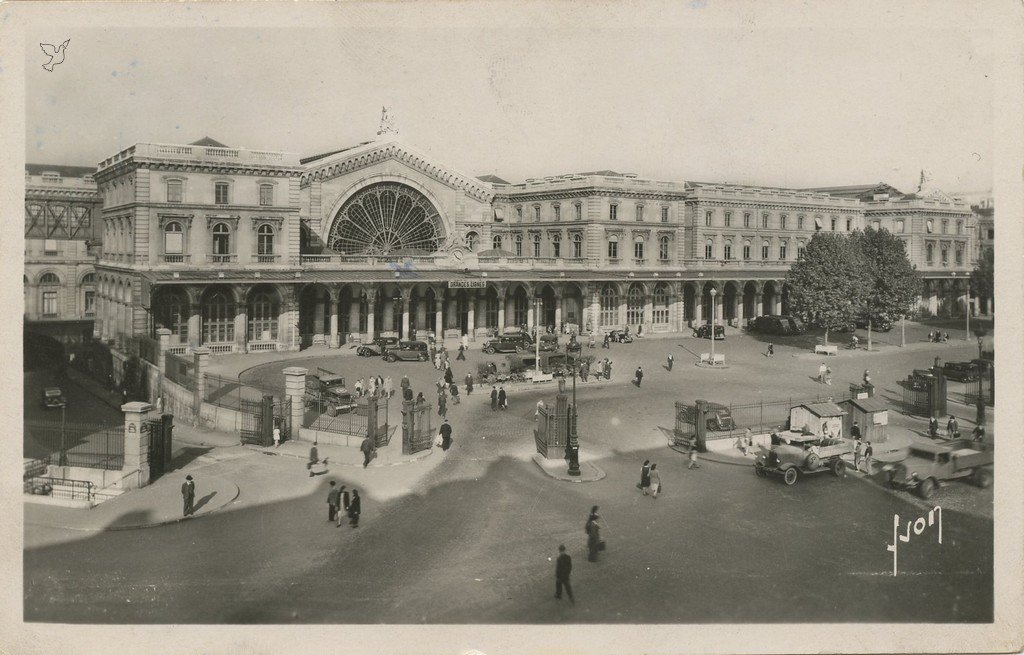 Z - YVON B12 - Paris - Gare de l'Est.jpg