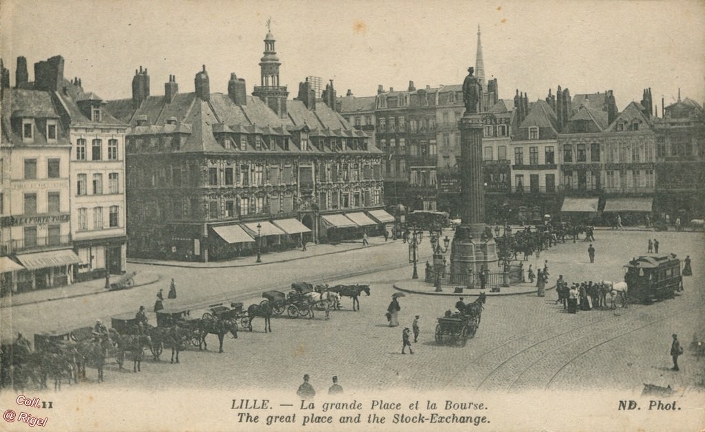 59-Lille-La-Grande-Place-et-la-Bourse-11-ND.jpg