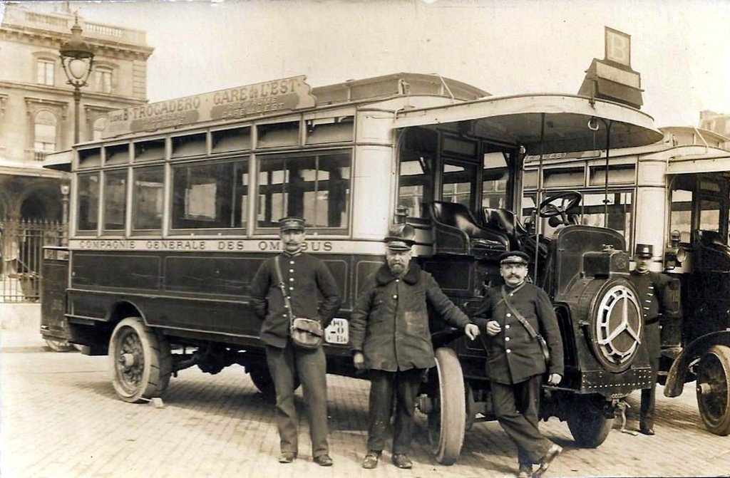 Les Autobus de Paris.jpg