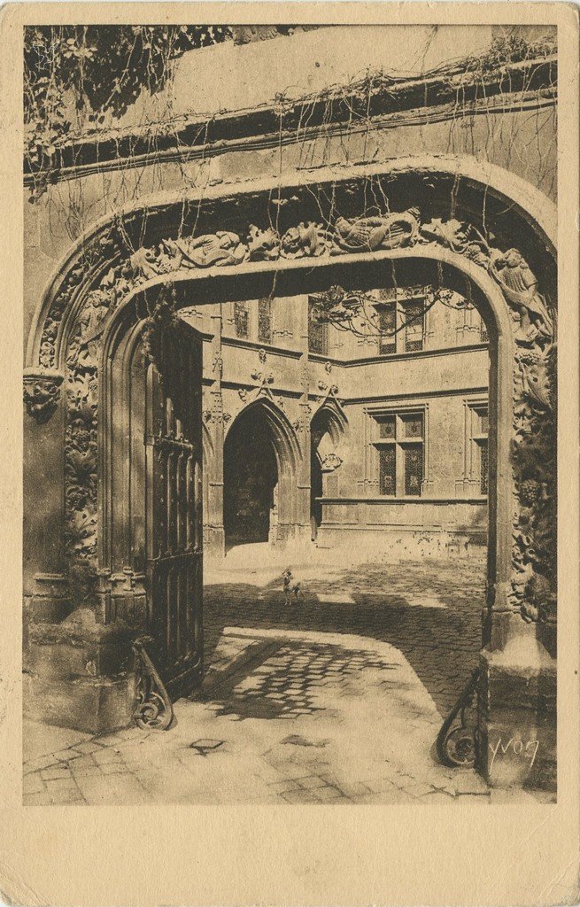 Z - YVON 214 - Paris - Musee de Cluny - Porte d'entrée.jpg