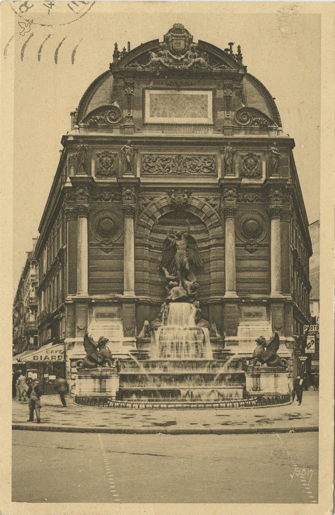 Z - YVON 171 - Paris - Fontaine St-Michel.jpg