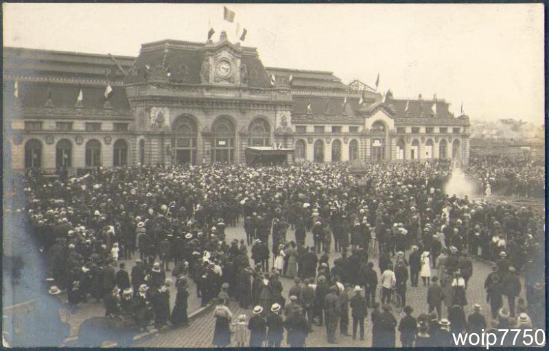 Gare animée [].jpg