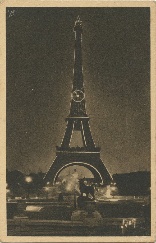 Z - YVON 341 - Paris - La Tour Eiffel et son horloge lumineuse.jpg