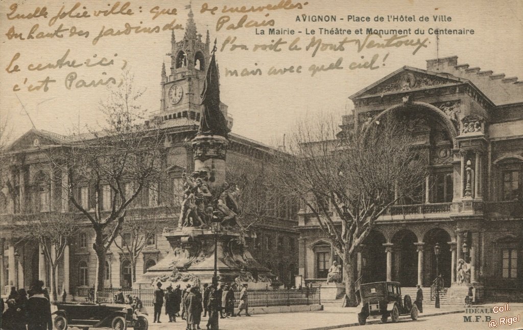 84-Avignon-Place-de-l_Hotel-de-Ville-La-Mairie-Ideale-MFB.jpg