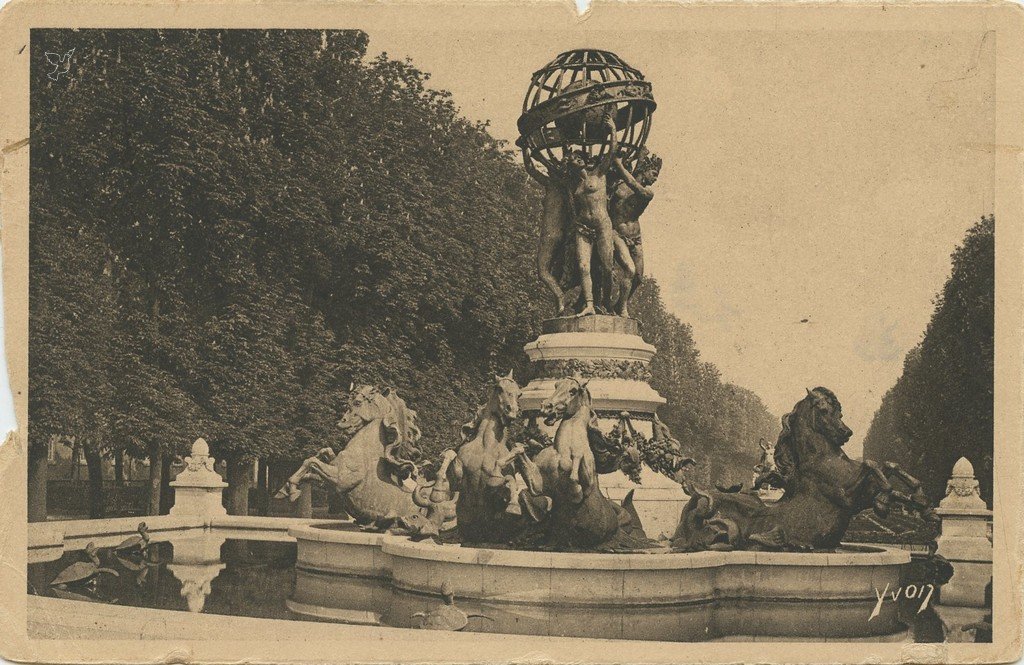Z - YVON 87 - Paris - Fontaine de Carpeaux, Square de l'Observatoire.jpg