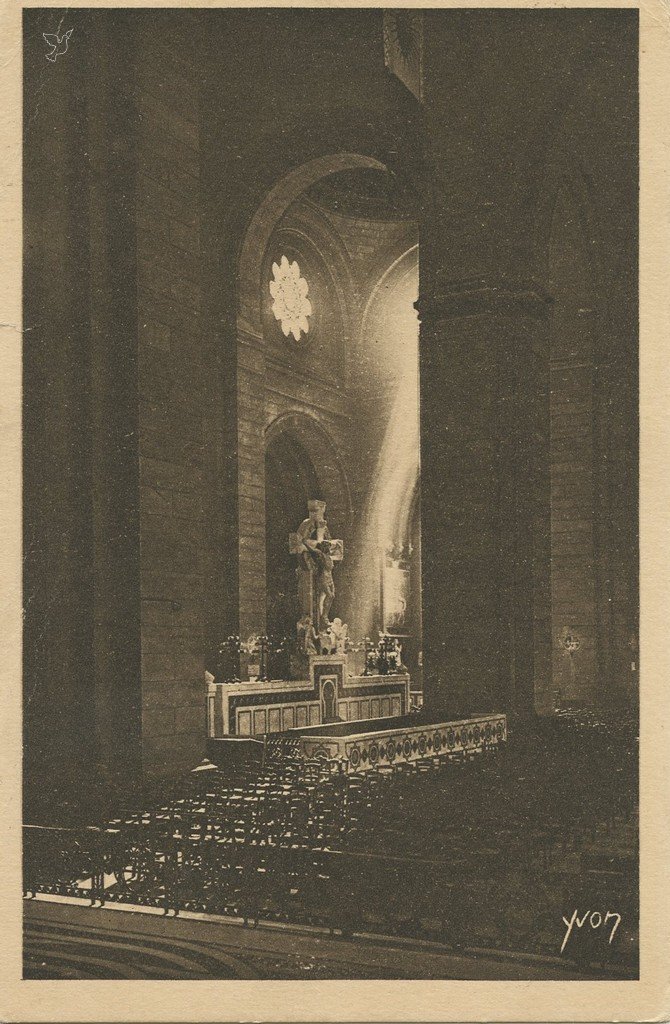 Z - YVON 226 - Paris - Interieur de la Basilique du SC.jpg