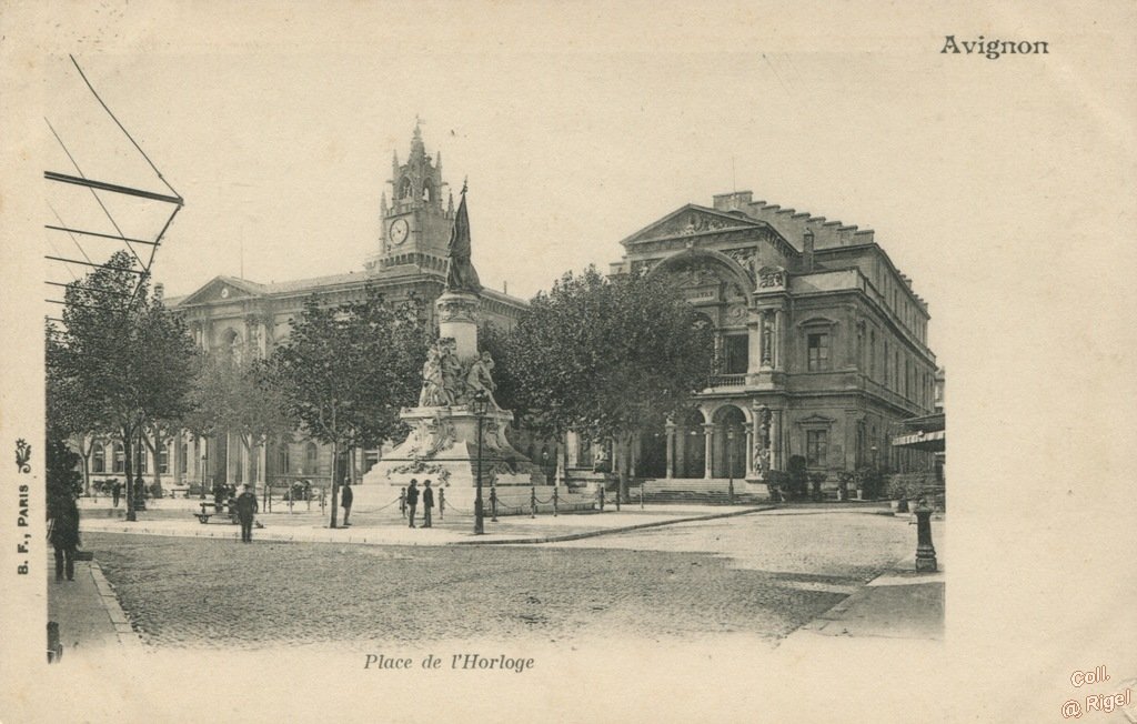 84-Avignon-Place-de-l-Horloge-BF_Paris.jpg