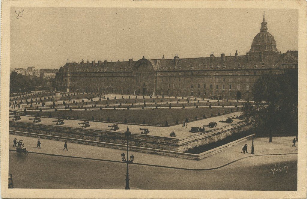 Z - YVON 301 - Paris - L'Hôtel des Invalides vu de l'Esplanade.jpg