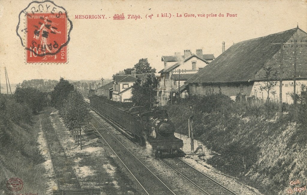 10-Mesgrigny-La-Gare-vue-prise-du-Pont.jpg