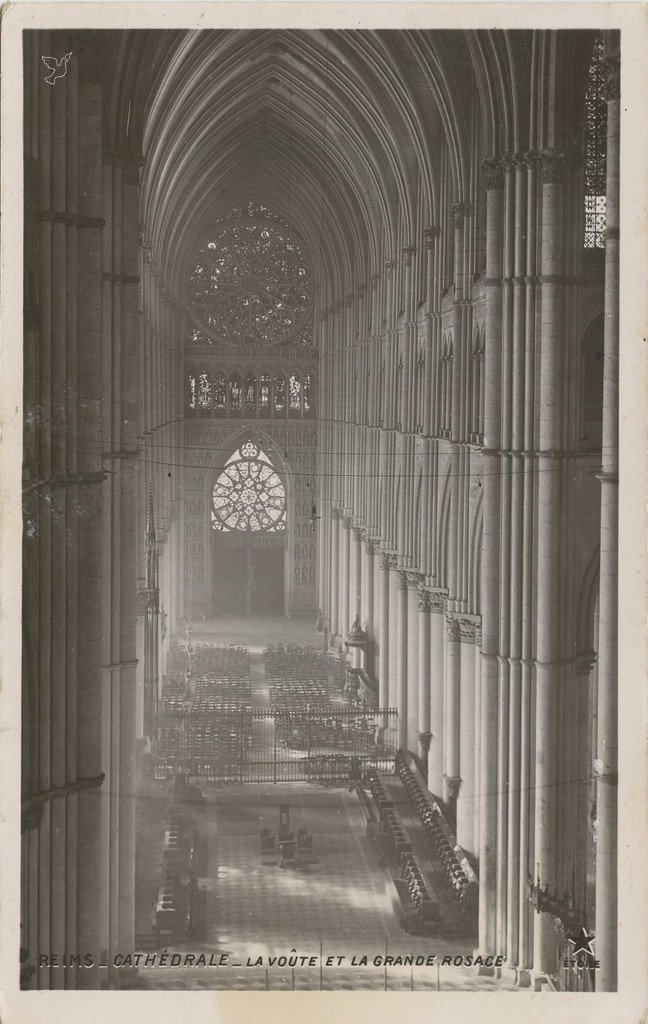 Z - Reims - Cathedrale - Voute et grande rosace.jpg