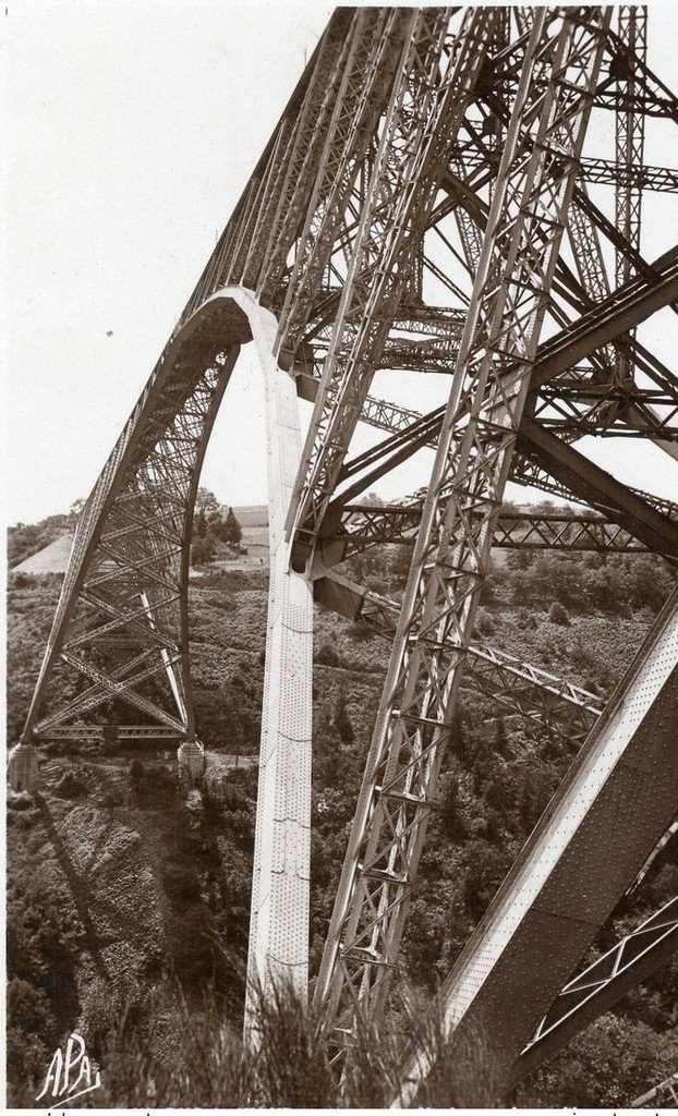 Viaduc du Viaur ou Pont de Tanus (30) APA.jpg