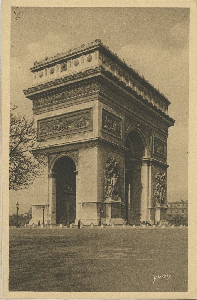 Z - YVON 61 - Paris - L'Arc de Triomphe.jpg