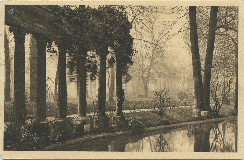 Z - YVON 81 - Paris - Parc Monceau - La Colonnade.jpg