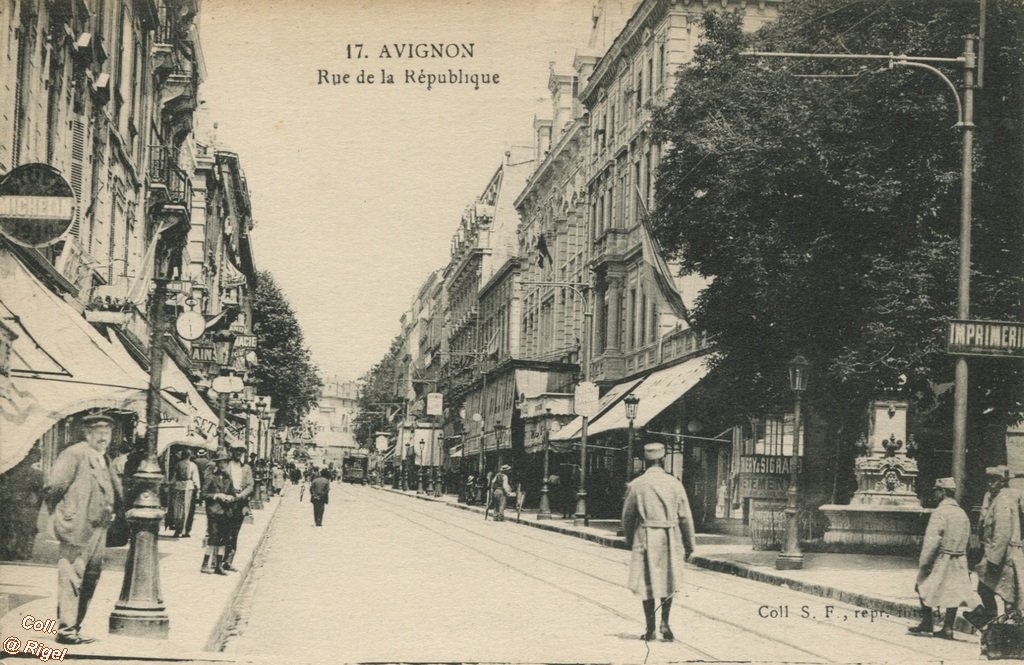 84-Avignon-Rue-de-la-Republique-17.jpg