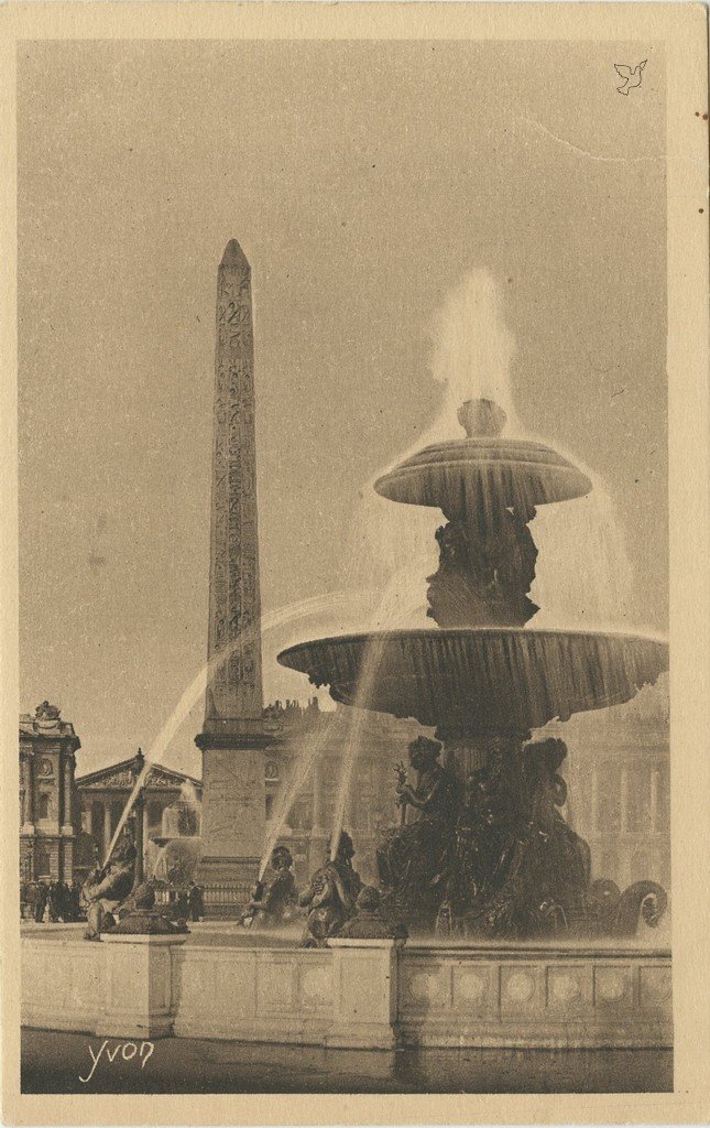 Z - YVON 107 - Paris - L'Obélisque et les Grandes Eaux - Place de la Concorde.jpg