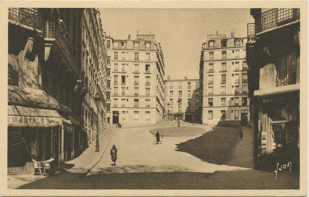 Z - YVON - Paris - Square Bolivar.jpg