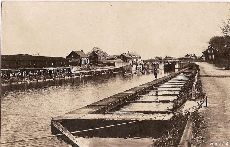 Canal  [].jpg