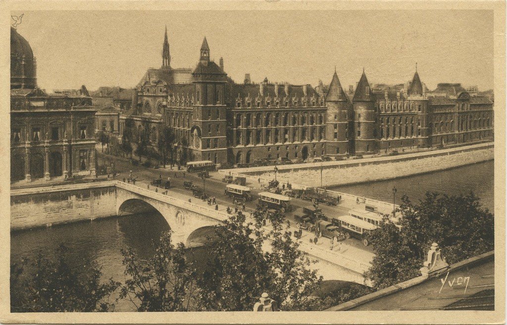 Z - YVON 62 - Paris - La Palais de Justice et le Pont au Change.jpg