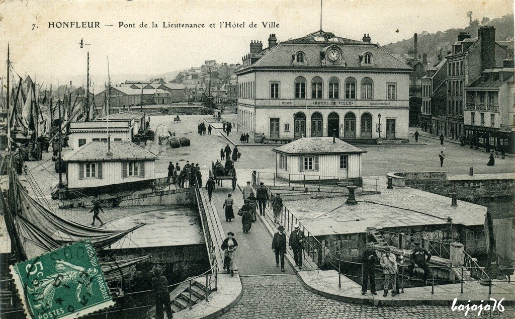 14-Honfleur-Lieutenance et mairie.jpg