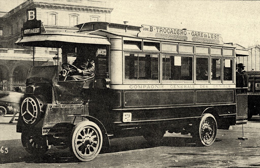 Les Autobus de Paris.jpg