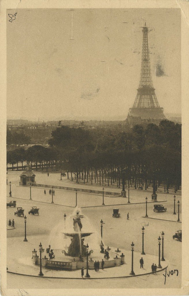 Z - YVON 229 - Paris - Perspective sur la Tour Eiffel.jpg