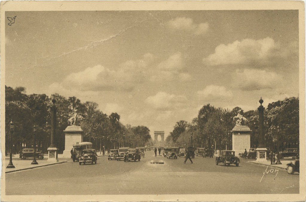 Z - YVON 4 - Paris - Avenue des Champs-Elysées.jpg