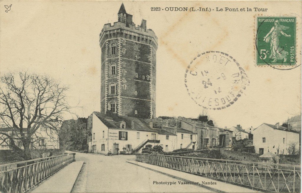 Z - Oudon - 2323 - Le Pont et la Tour.jpg