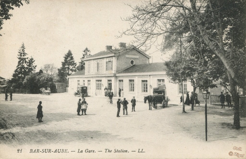 10-Bar-sur-Aube-La-Gare-The-Station-21-LL.jpg