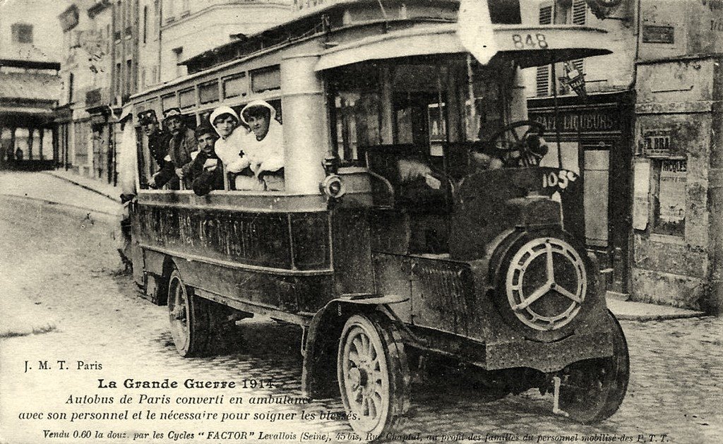 Les Autobus de Paris.jpg