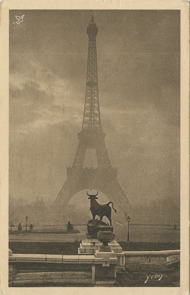 YVON 24 - Paris - La Tour Eiffel.jpg