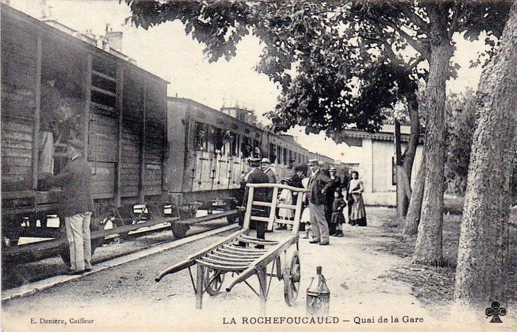 9 la rochefoucauld (Charente).jpg
