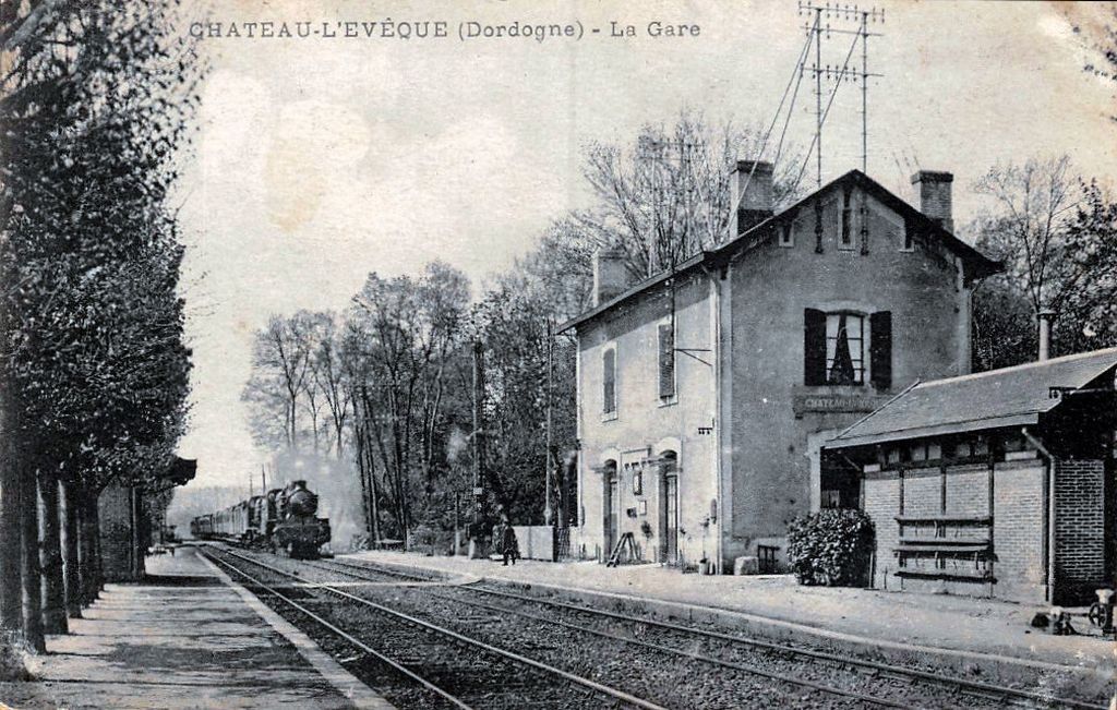 9 Château L'Evêque (Dordogne).jpg