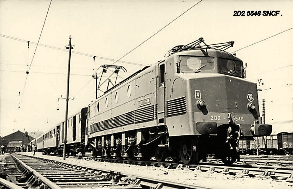 Loco SNCF 2D2 5548 Féni..jpg