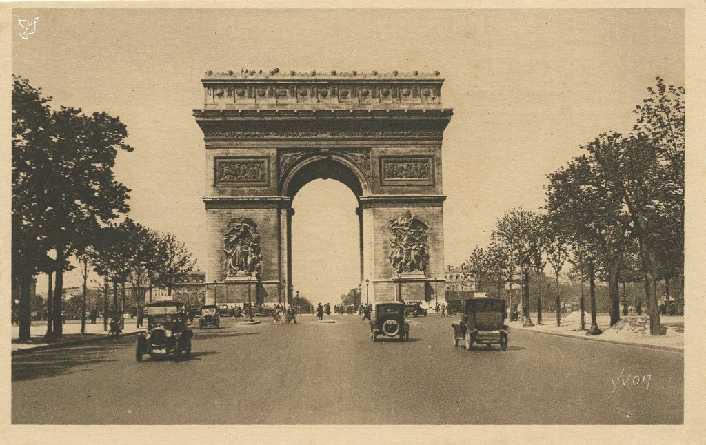 Z - YVON 310 - Paris - L'Arc de Triomphe façade avenue des Champs-Elysées - 14.jpg