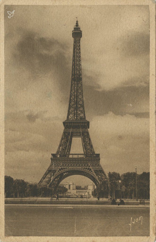 Z - YVON 66 - Paris - La Tour Eiffel 15.jpg