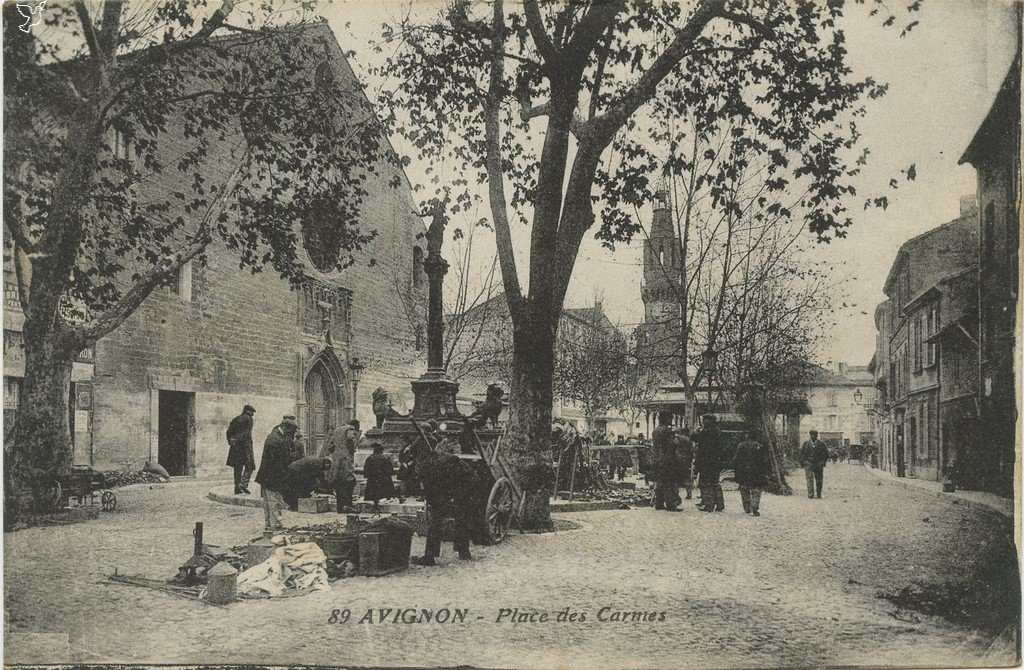 Z - Avignon 89 - Place des Carmes.jpg