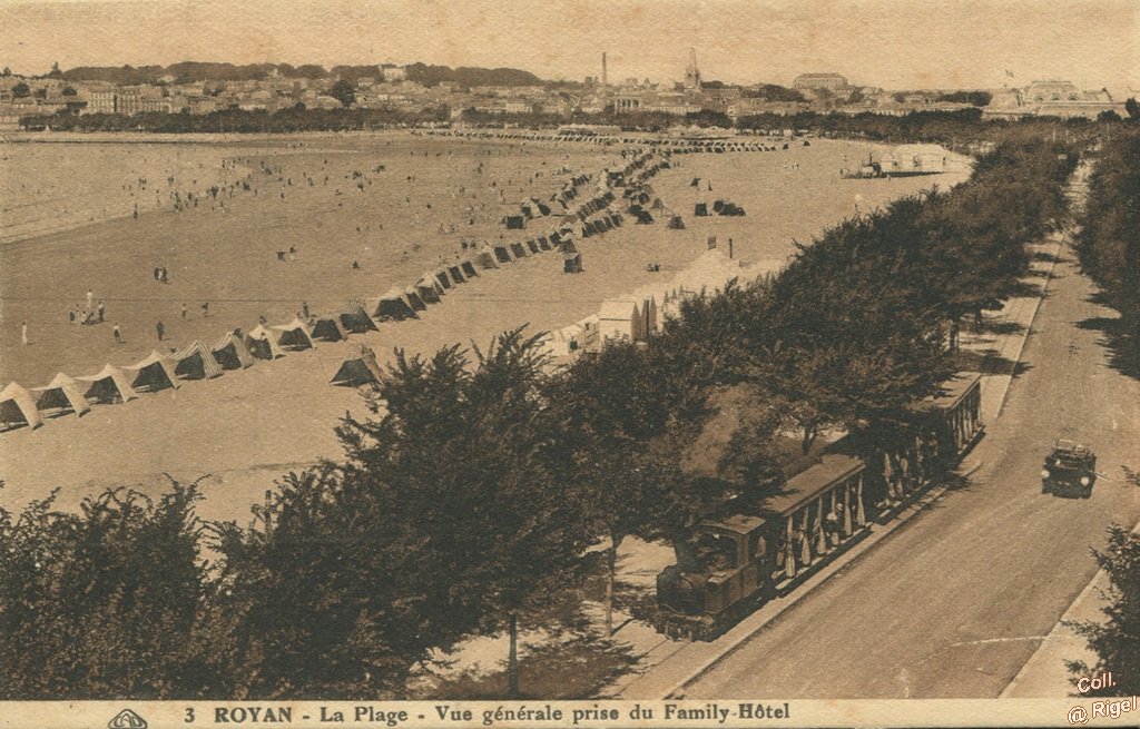 17-Royan-La-Plage-Vue-Generale-prise-du-Family-Hotel-3-CAP.jpg