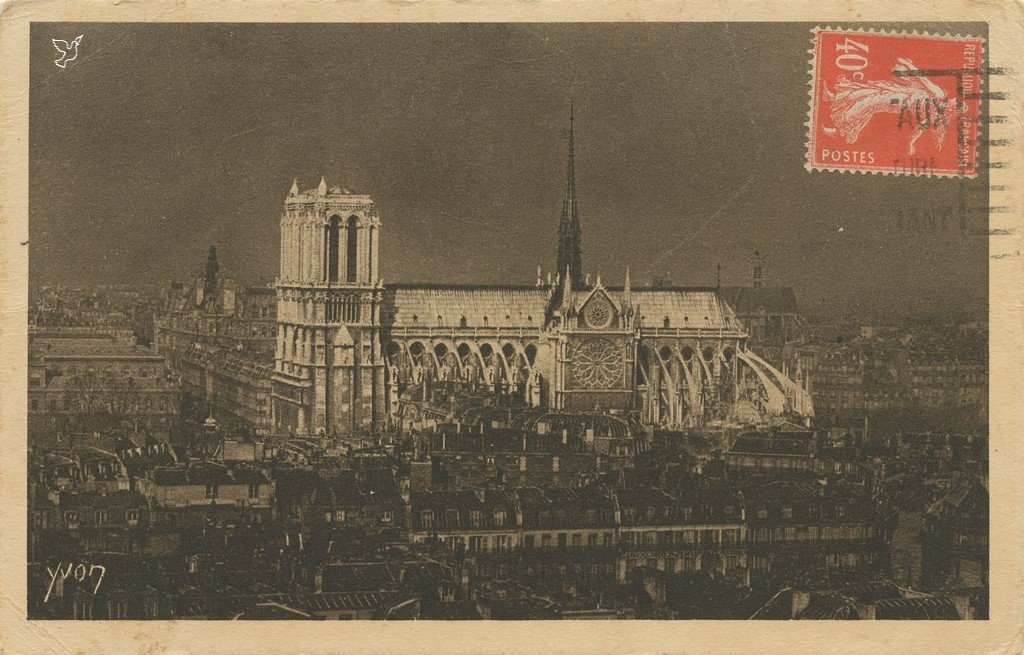 Z - YVON 107 - Paris - Notre-Dame -  chef d'oeuvre d'architecture dentelée.jpg