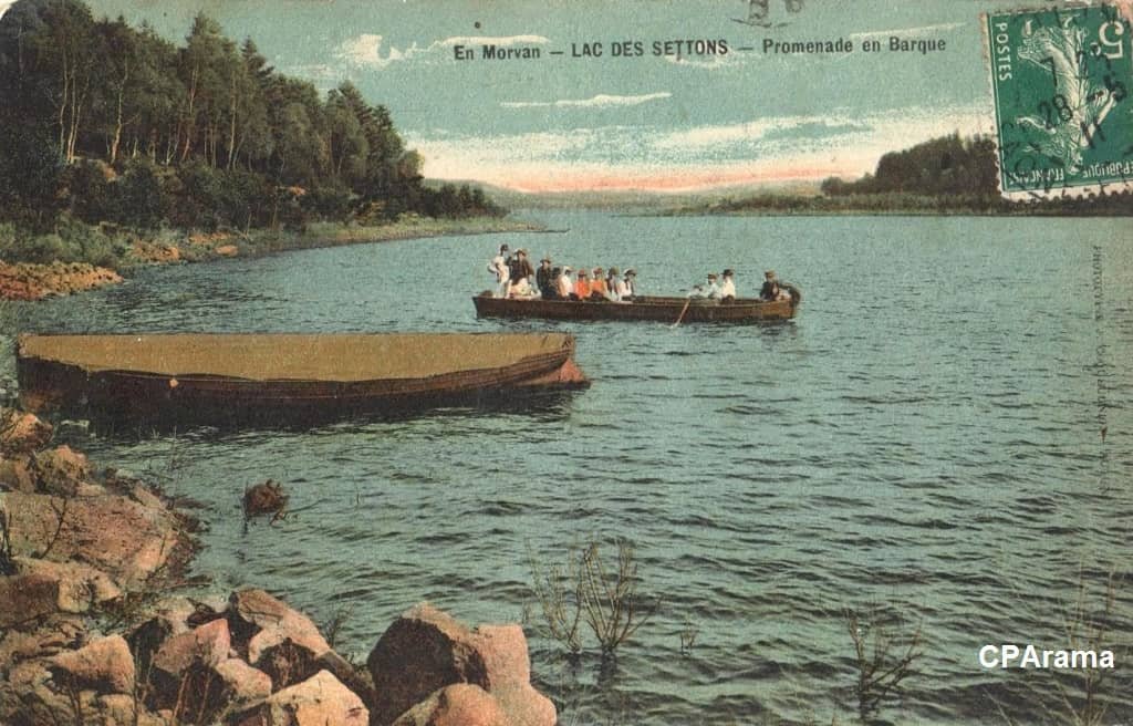 Les Settons promenade-barque.jpg