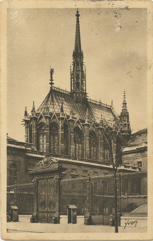 Z - YVON 99 - Paris - La Sainte-Chapelle et la Grille du Palais de Justice.jpg
