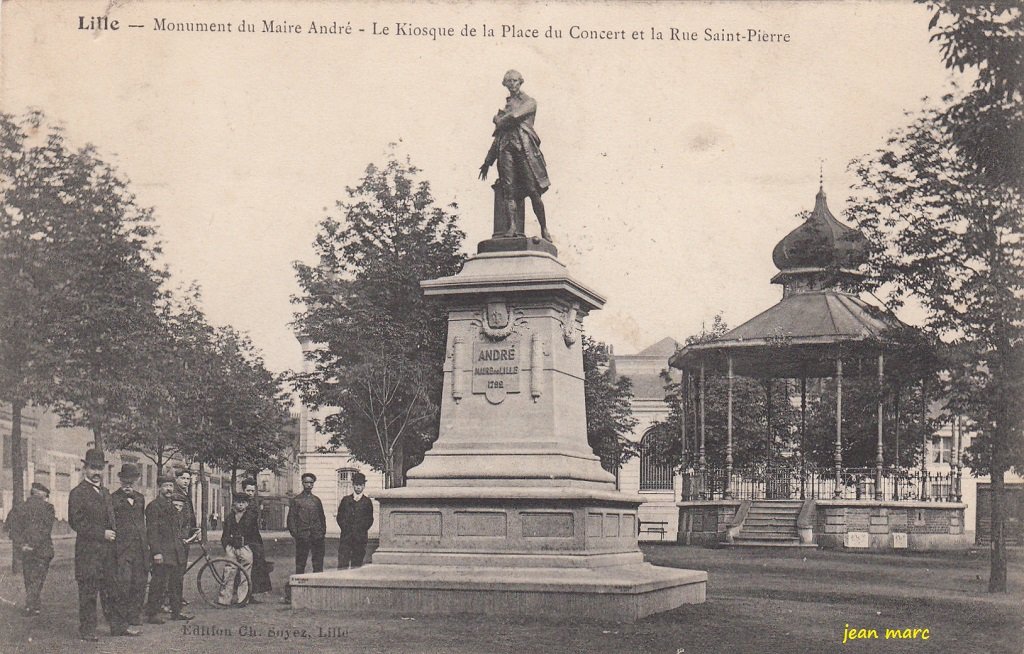Lille - Monument du Maire André - Kiosque Place Concert (1908).jpg