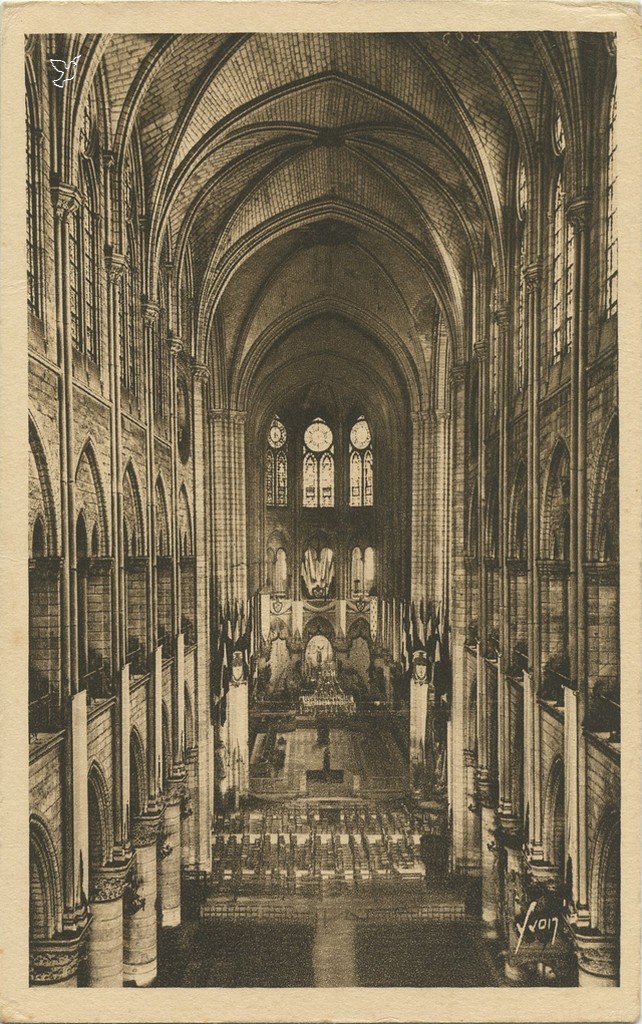 Z - YVON 205 - Paris - Notre-Dame - Intérieur de la cathédrale 2.jpg